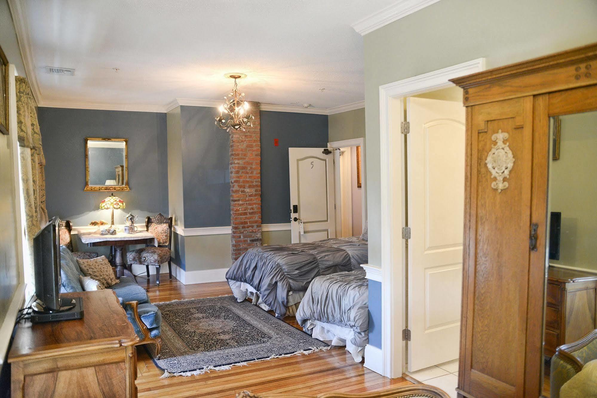 Naomi'S Inn Bed & Breakfast 스프링필드 외부 사진